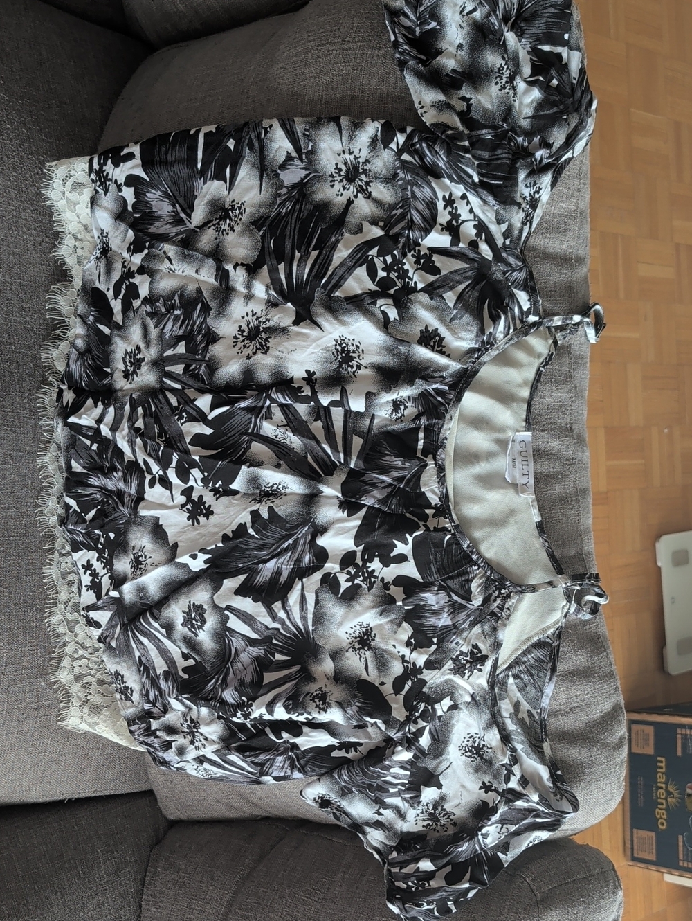 Women’s Black & White Floral Lace-Trim Sleep Top